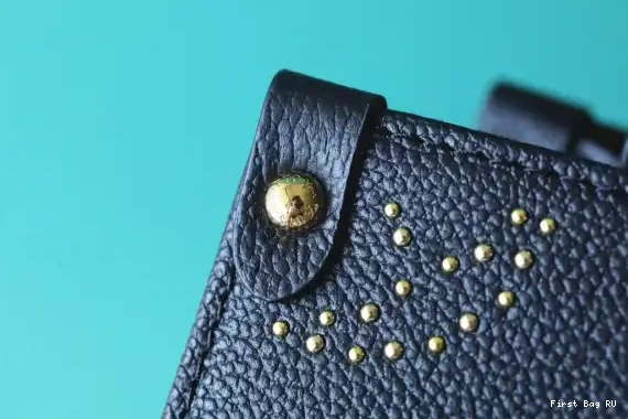 First bag ru VUITTON PM ONTHEGO LOUIS 0526